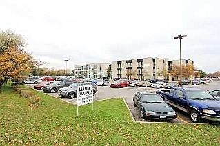 40 Finchgate Blvd, Brampton, ON à louer - Photo de l’immeuble – Image 2 sur 6