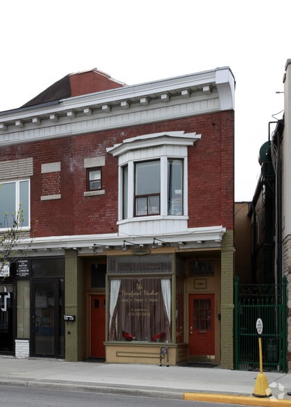 3293 Dundas St W, Toronto, ON à louer - Photo principale – Image 1 sur 11