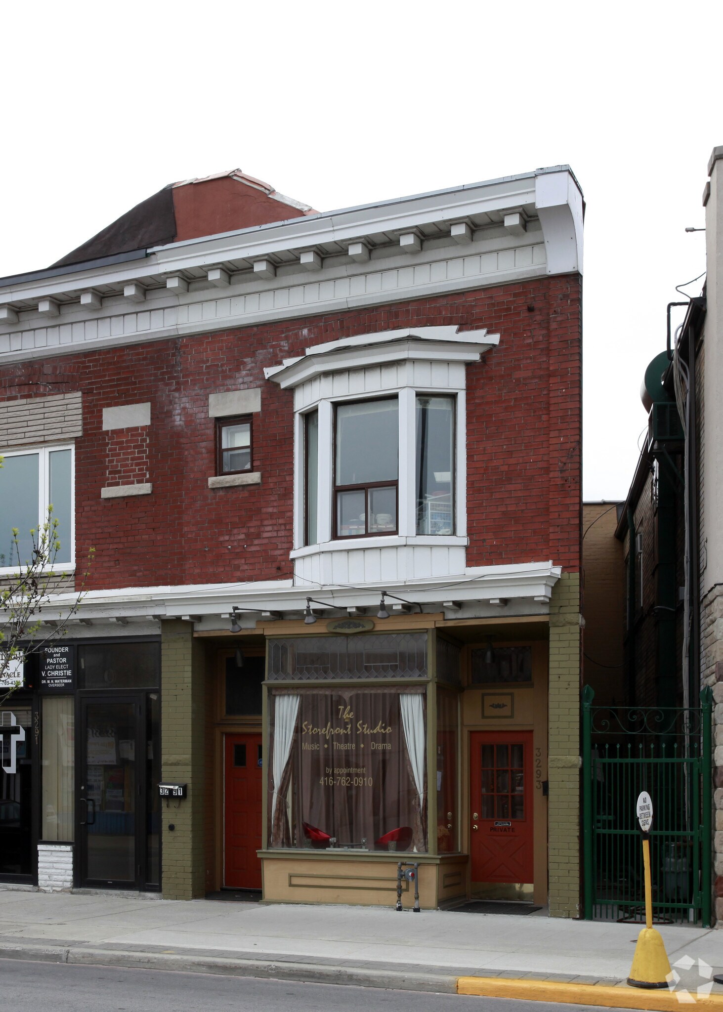 3293 Dundas St W, Toronto, ON à louer Photo principale– Image 1 sur 12