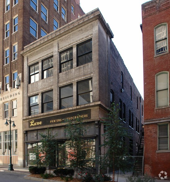 908 Baltimore Ave, Kansas City, MO à vendre - Photo principale – Image 1 sur 8