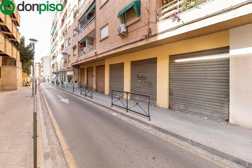 Calle Polo y Caña, 13, Granada, Granada à vendre - Photo de l’immeuble – Image 2 sur 16