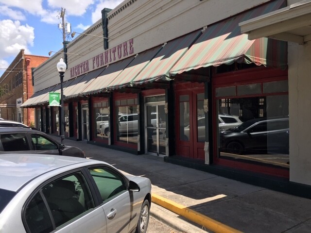 111 W 3rd St, Taylor, TX à louer - Photo de l’immeuble – Image 1 sur 7