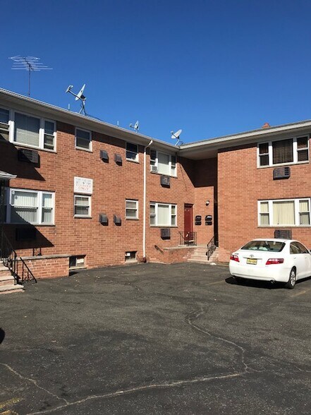 330 9th Ave, Paterson, NJ à vendre - Photo principale – Image 1 sur 1