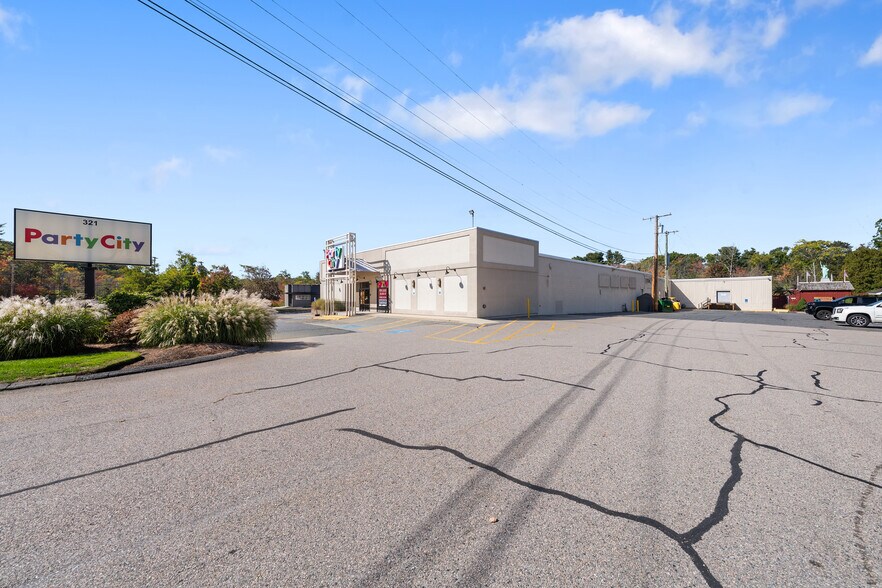 321 Worcester St, Natick, MA à louer - Photo de l’immeuble – Image 2 sur 24