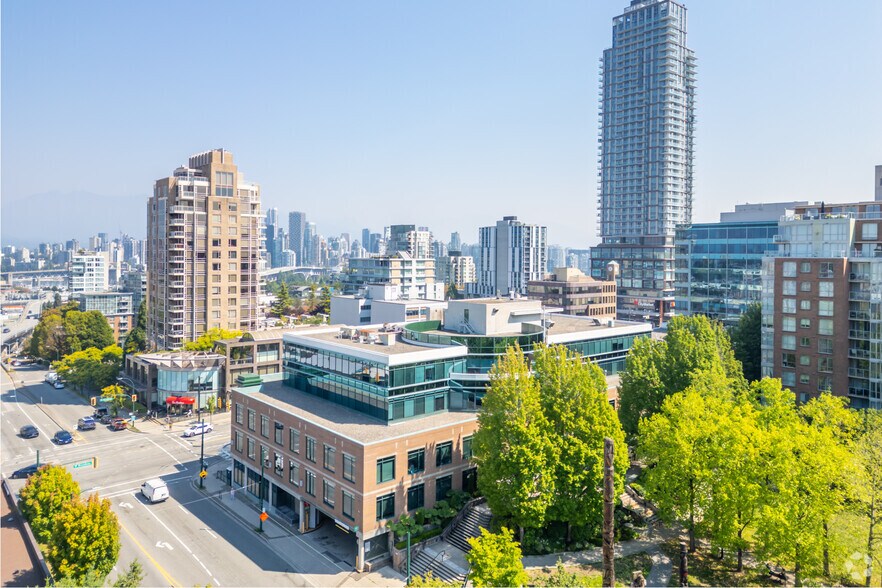 1580-1598 W Broadway, Vancouver, BC à louer - Photo de l’immeuble – Image 3 sur 3