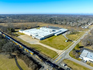 Plus de détails pour 7920 Mapleway Dr, Olmsted Falls, OH - Industriel/Logistique à vendre