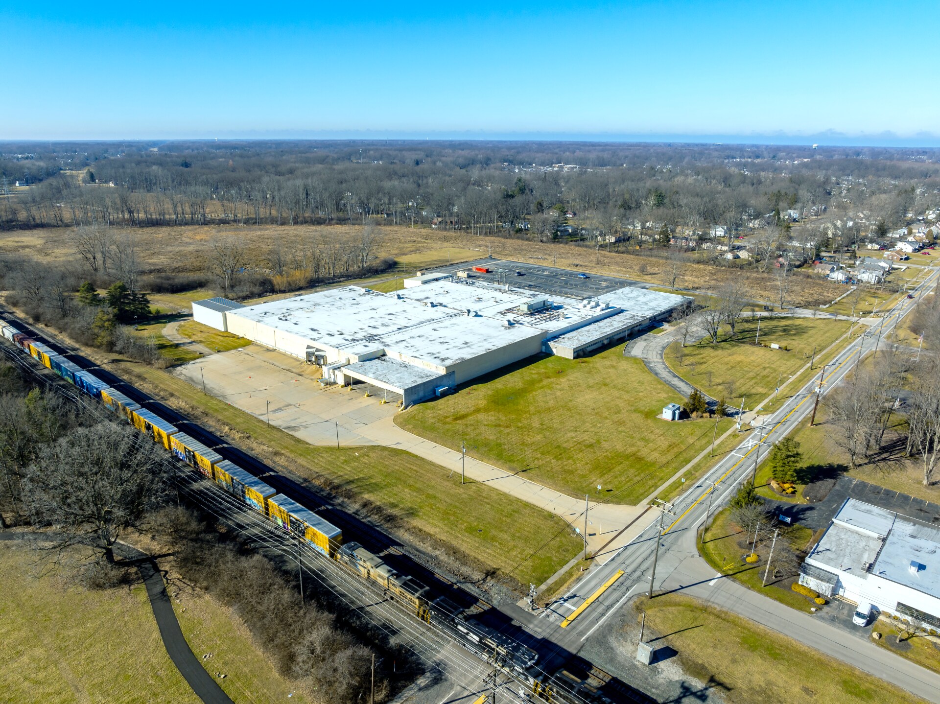 7920 Mapleway Dr, Olmsted Falls, OH à vendre Aérien– Image 1 sur 3