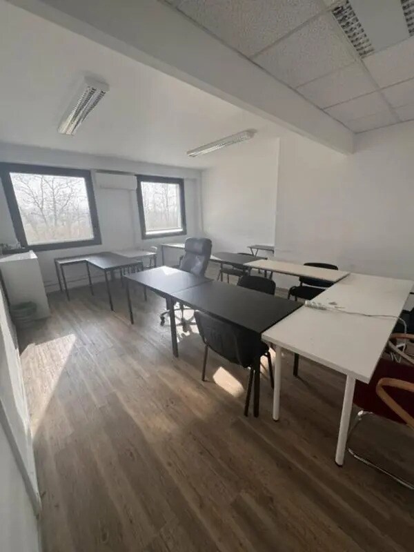 Plus de détails pour 47 Allée De Riottier, Limas - Bureau à louer