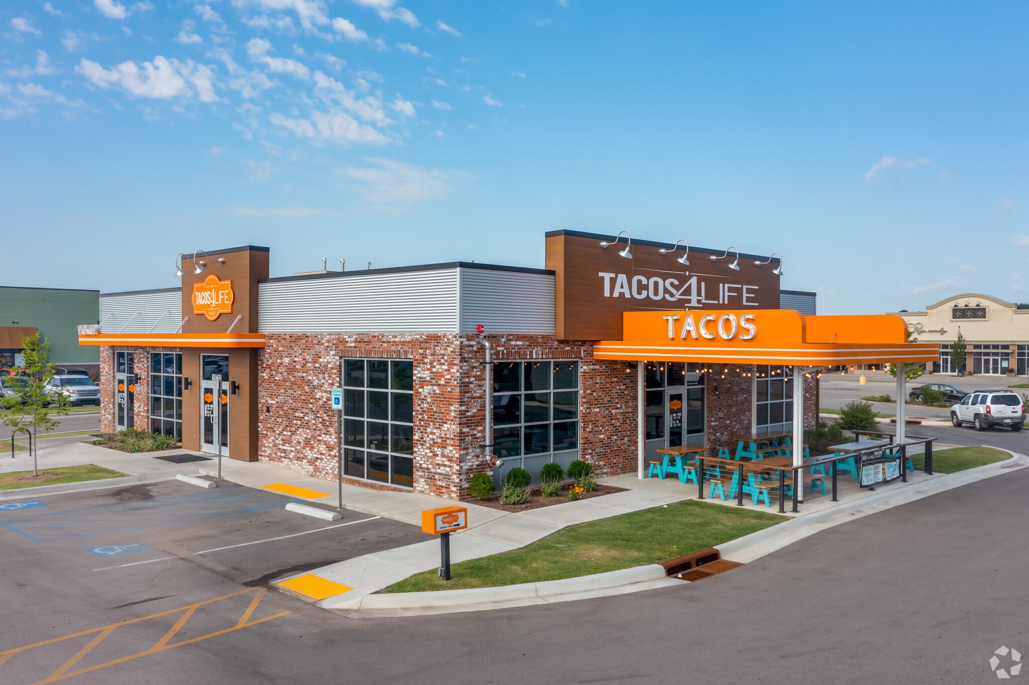 10732 S Memorial Dr, Tulsa, OK à vendre Photo principale– Image 1 sur 6