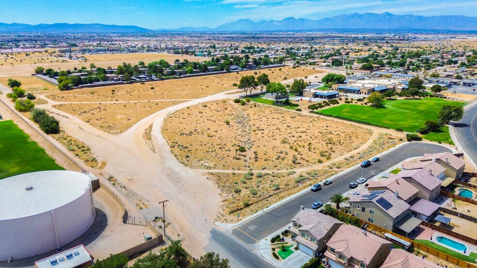Topaz Avenue, Hesperia, CA à vendre - Photo de l’immeuble – Image 2 sur 12
