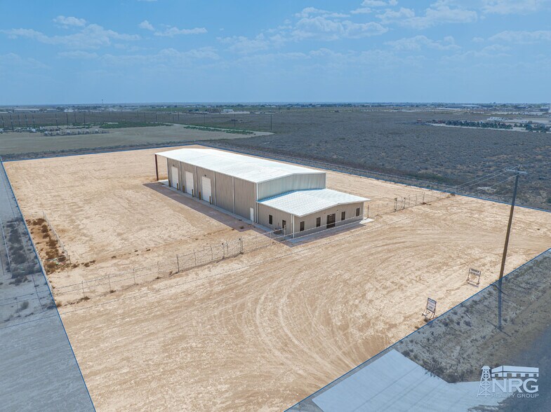 2610 E County Rd 130, Midland, TX à louer - Photo de l’immeuble – Image 2 sur 11
