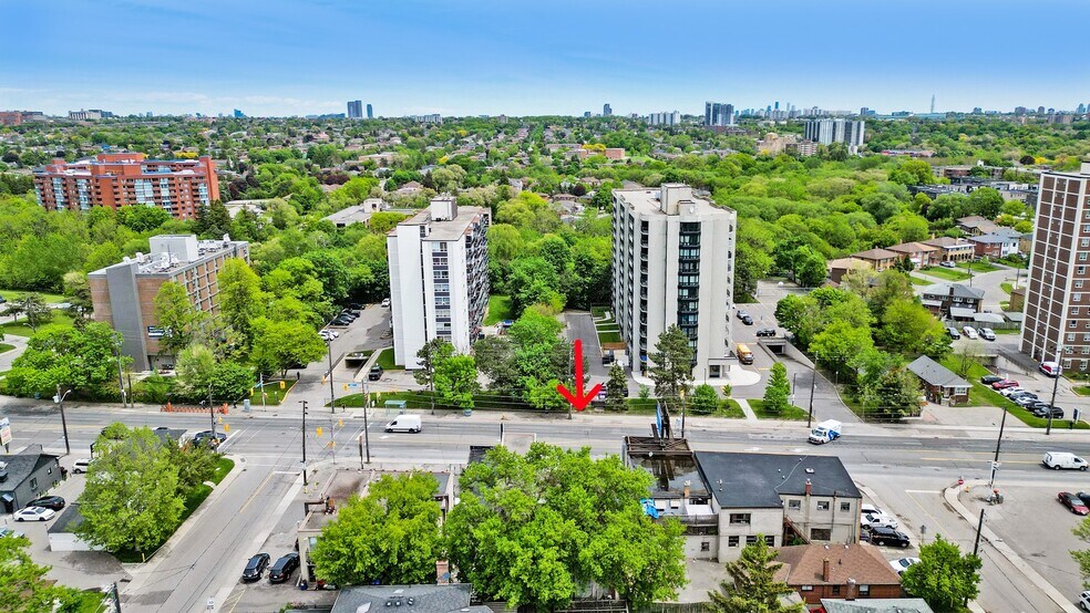 1784 Jane St, Toronto, ON à vendre - Photo de l’immeuble – Image 2 sur 37