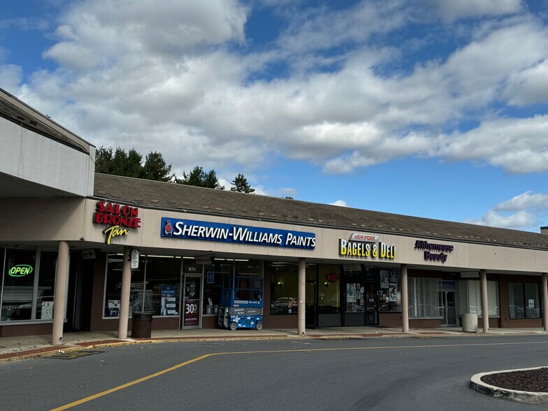 2429-2463 Nazareth Rd, Easton, PA à louer - Photo principale – Image 1 sur 14