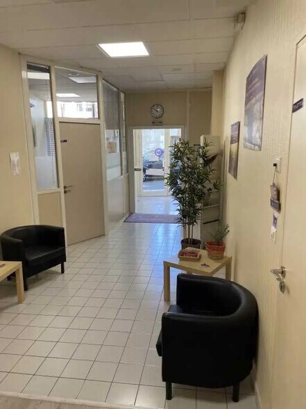 Bureau dans Soissons à vendre - Photo de l’immeuble – Image 2 sur 5