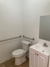 1605 W Mission Rd, San Marcos, CA à louer Photo intérieure– Image 2 sur 3