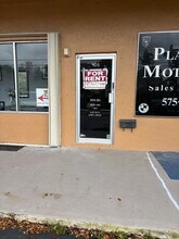 11030 Wiles Rd, Coral Springs, FL à louer Photo de l’immeuble– Image 1 sur 4