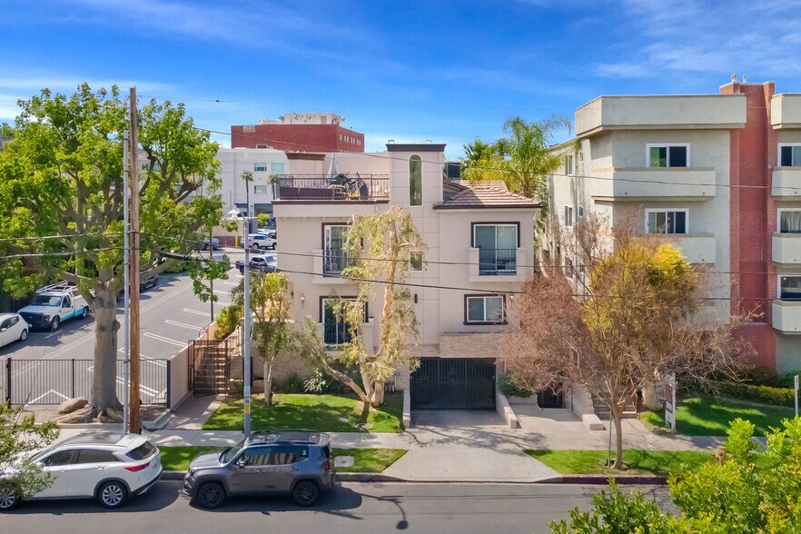 4325 Stern Ave, Sherman Oaks, CA à vendre - Photo de l’immeuble – Image 2 sur 27