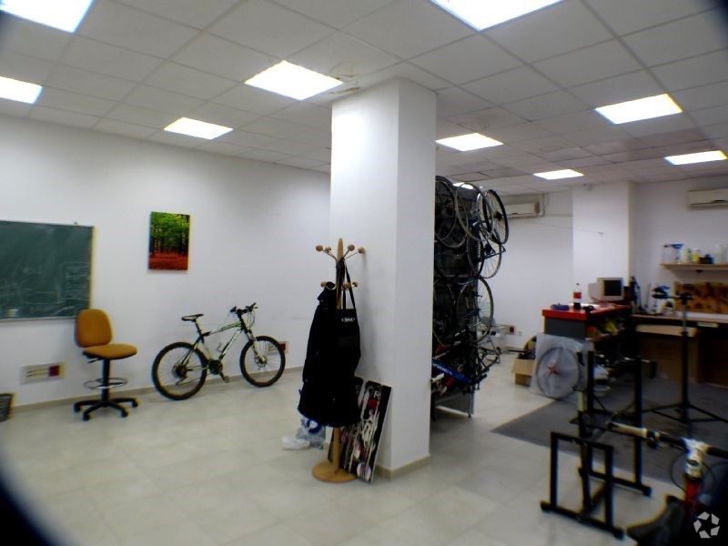 Local commercial dans Cuenca, Cuenca à louer Photo intérieure– Image 1 sur 6