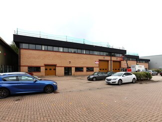 Plus de détails pour Newton Rd, Crawley - Industriel/Logistique à louer