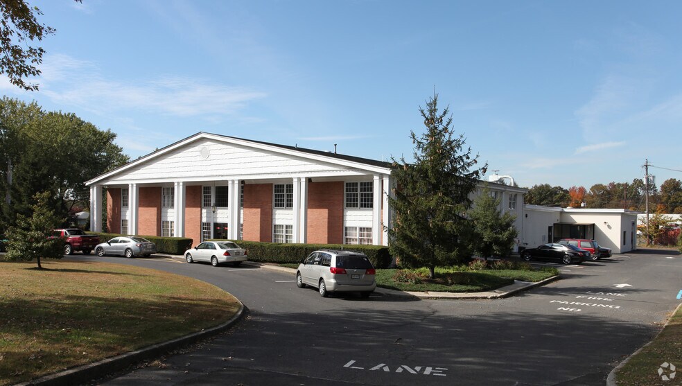 3145 Bordentown Ave, Parlin, NJ à vendre - Photo de l’immeuble – Image 2 sur 10