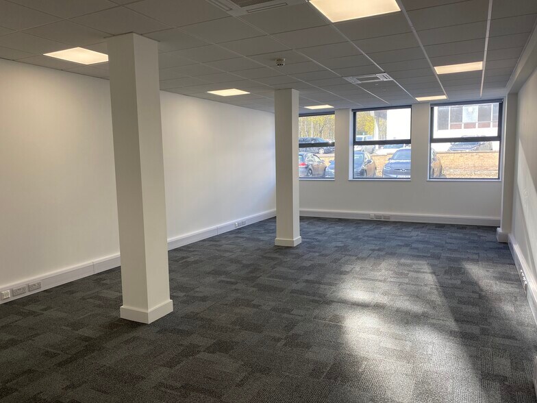 Bond Av, Milton Keynes à louer - Photo de l’immeuble – Image 2 sur 25