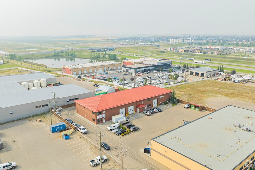 541 Kingsview Way SE, Airdrie, AB à louer - Aérien – Image 2 sur 5