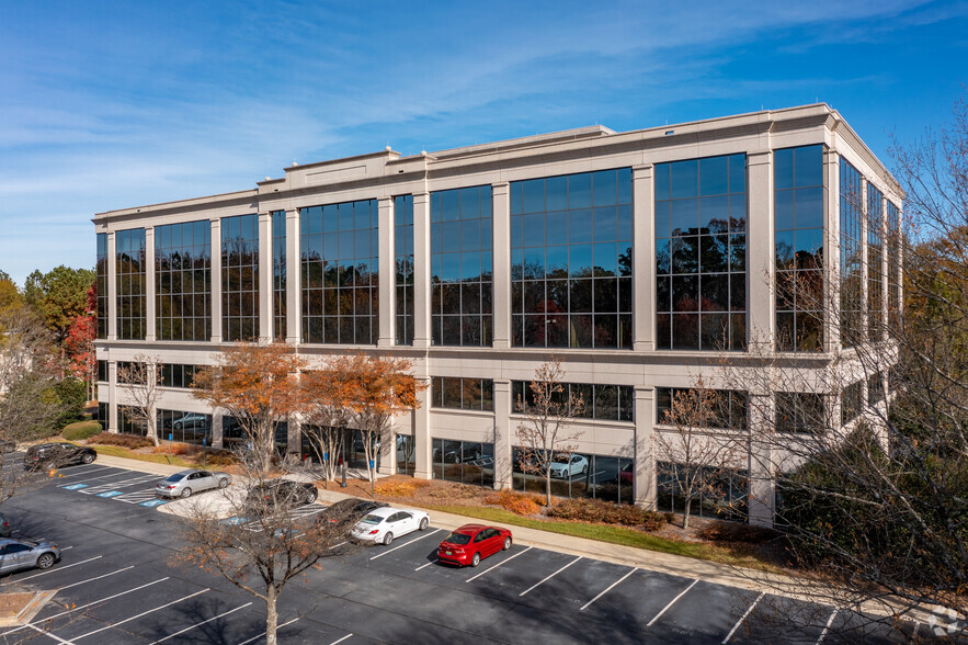 3805 Crestwood Pky NW, Duluth, GA à louer - Photo de l’immeuble – Image 1 sur 19