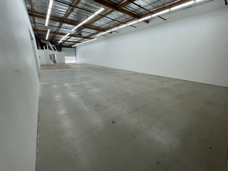 12112-12126 Sherman Way, North Hollywood, CA à louer - Photo de l’immeuble – Image 3 sur 20