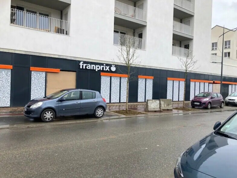 Local commercial dans Bondoufle à vendre - Photo de l’immeuble – Image 3 sur 6