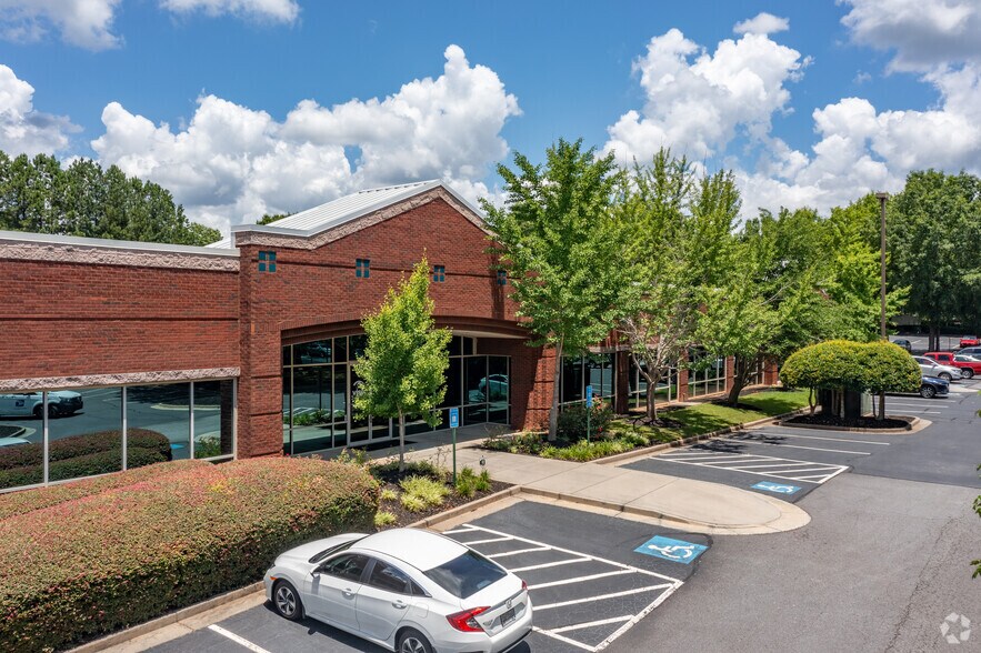 230 Scientific Dr, Peachtree Corners, GA à louer - Photo de l’immeuble – Image 2 sur 5