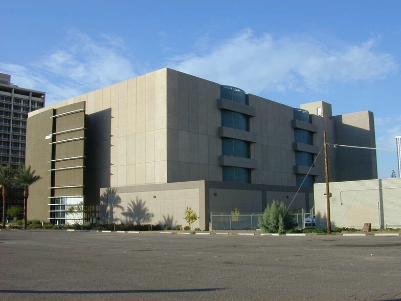 4010 N 3rd St, Phoenix, AZ à louer - Photo de l’immeuble – Image 2 sur 6