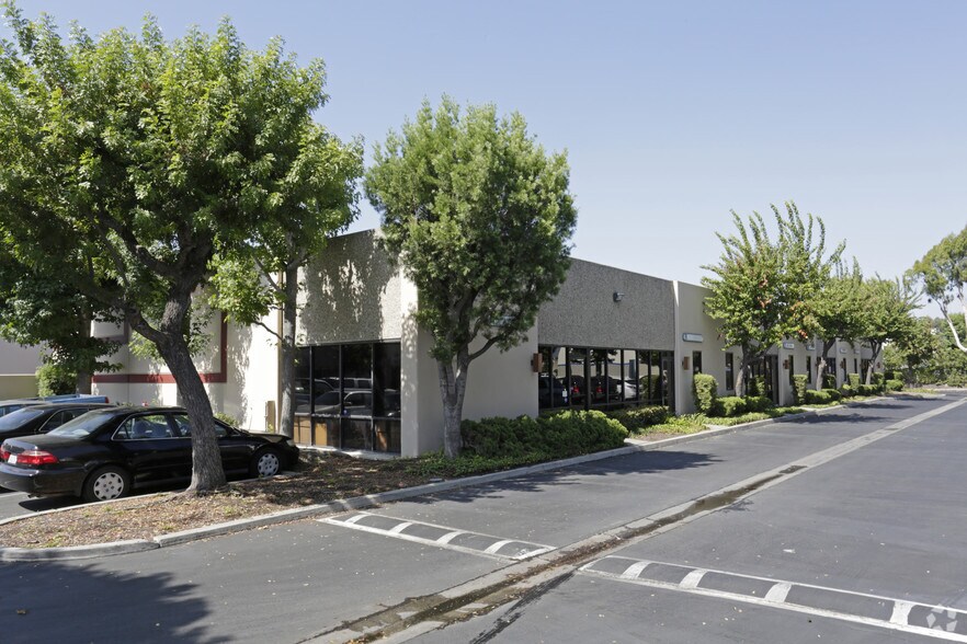 363 Cliffwood Park St, Brea, CA à louer - Photo de l’immeuble – Image 2 sur 17
