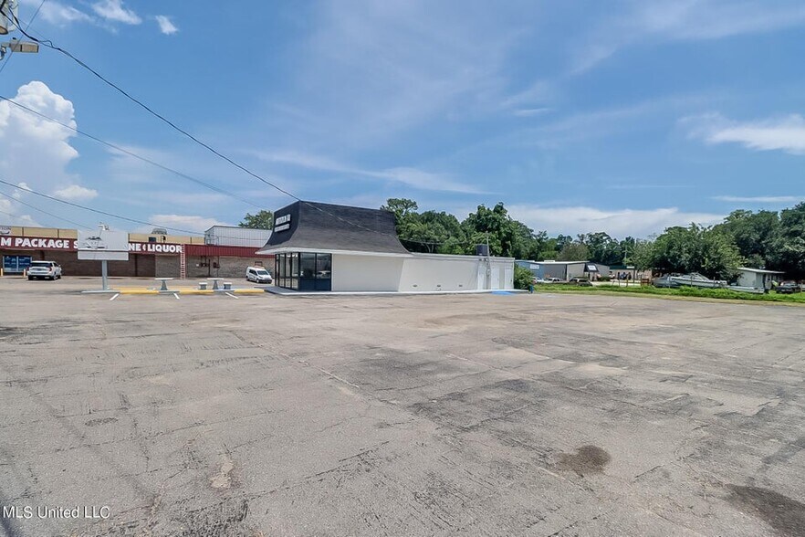 507 Pass Rd, Gulfport, MS à vendre - Photo de l’immeuble – Image 2 sur 25