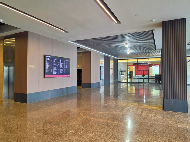 9300-9340 Boul Saint-Laurent, Montréal, QC à louer - Hall d’entrée – Image 3 sur 13