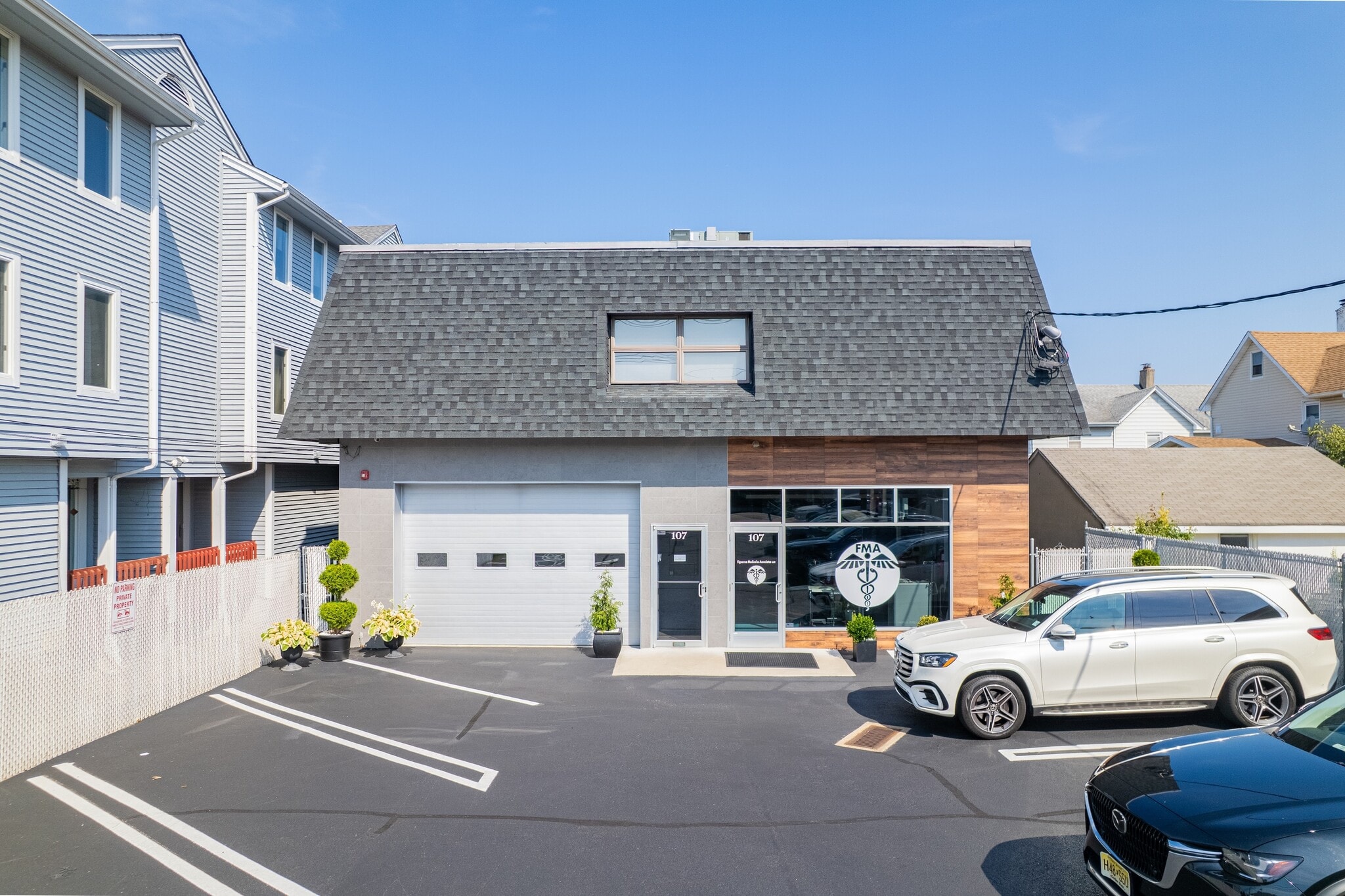 107 Stuyvesant Ave, Lyndhurst, NJ à louer Photo principale– Image 1 sur 25