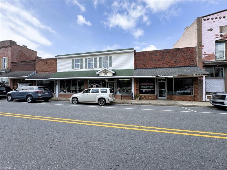 115 N Henry St, Stoneville, NC à vendre - Photo de l’immeuble – Image 3 sur 14
