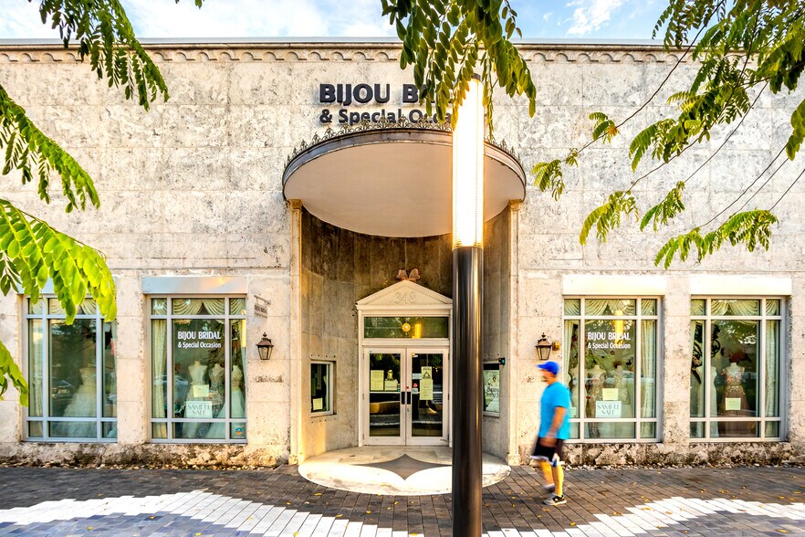 348 Miracle Mile, Coral Gables, FL à louer - Photo de l’immeuble – Image 1 sur 2