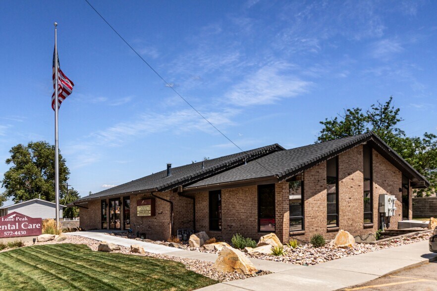9853 S 700 E, Sandy, UT à louer - Photo de l’immeuble – Image 1 sur 14