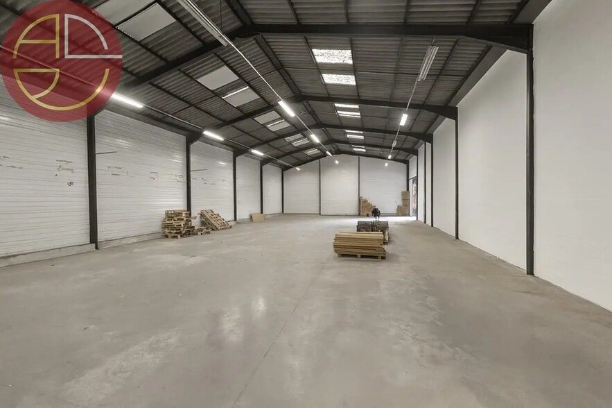 Industriel/Logistique dans Lespinasse à vendre - Photo de l’immeuble – Image 2 sur 7