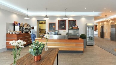 80 Holdenhurst Rd, Bournemouth à louer Photo intérieure– Image 1 sur 6