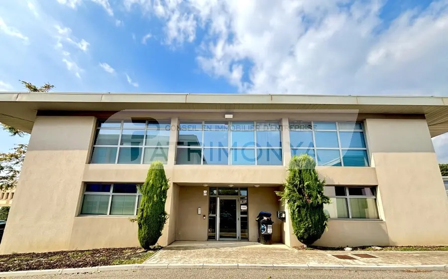 Bureau dans Marseille à louer Photo de l’immeuble– Image 1 sur 10