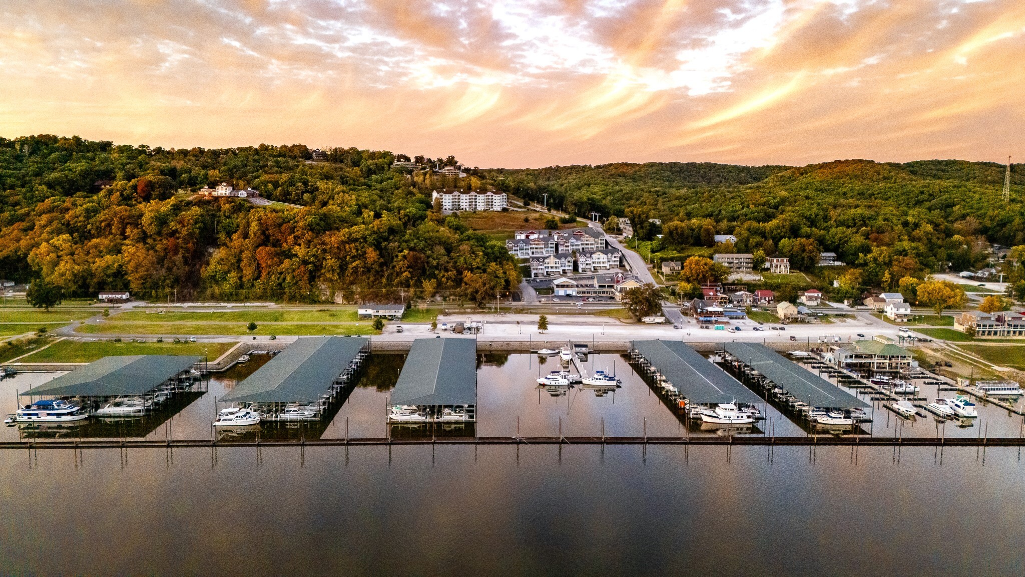 215 W Water St, Grafton, IL à vendre Aérien– Image 1 sur 40