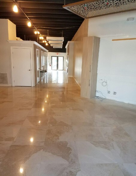 170 E Hillsboro Blvd, Deerfield Beach, FL à louer - Photo de l’immeuble – Image 3 sur 10
