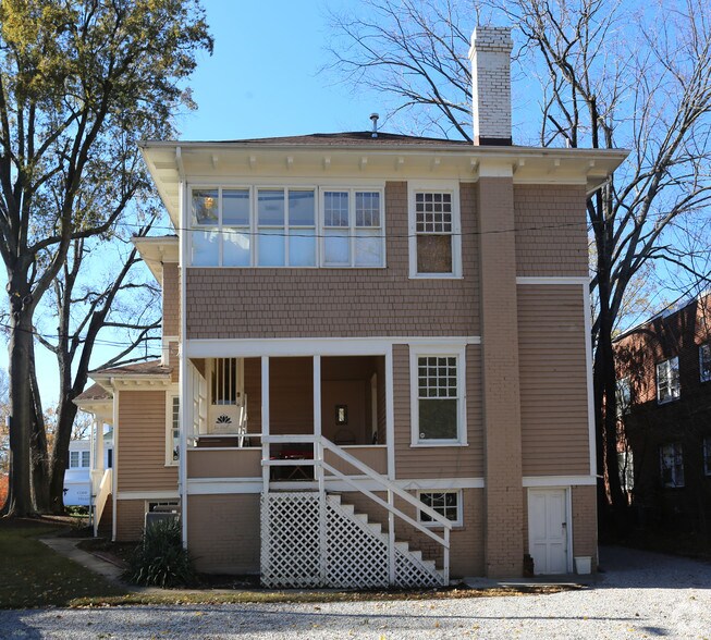 1004 N Elm St, Greensboro, NC à louer - Photo de l’immeuble – Image 2 sur 33