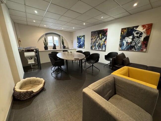 Plus de détails pour Local commercial à louer