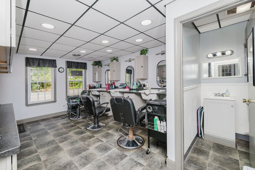 1553 Broadway, Raynham, MA à vendre - Photo de l’immeuble – Image 3 sur 5