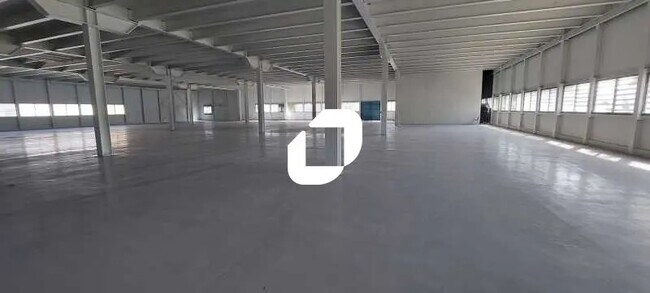 Plus de détails pour Local d'activités à louer