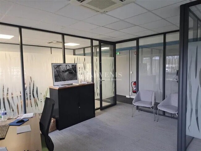 Plus de détails pour Bureau à louer