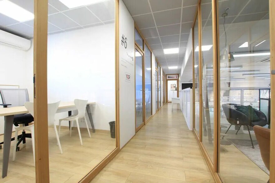 Bureau dans Lunel à louer - Photo de l’immeuble – Image 1 sur 6