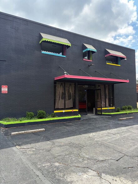 2476 Lawrence Ave, Atlanta, GA à vendre - Photo de l’immeuble – Image 2 sur 4